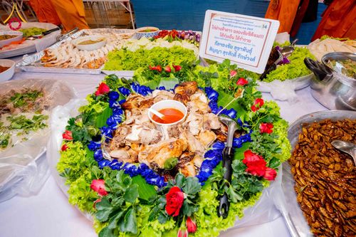 ภาพ No.307005:วันที่ 31 มกราคม พ.ศ. 2569 พิธีถวายภัตตาหารเป็นสังฆทาน แด่พระธรรมยาตรา ณ วัดพระธรรมกาย  จังหวัดปทุมธานี ในโครงการธรรมยาตรา กตัญญูบูชา มหาปูชนียาจารย์ พระมงคลเทพมุนี(สด จนฺทสโร) พระผู้ปราบมาร อนุสรณ์สถาน 7 แห่ง ปีที่ 14