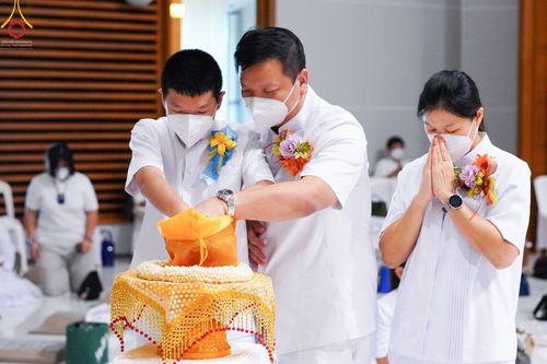 ภาพ No.52186:ประมวลภาพพิธีสักการะพระมงคลเทพมุนี (สด จนฺทสโร) ณ ศูนย์ปฏิบัติธรรมพระมงคลเทพมุนี