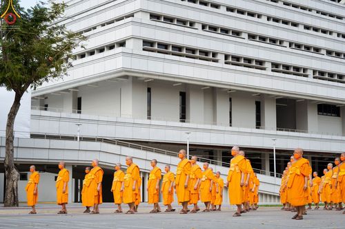 ภาพ No.43260:พิธีอัญเชิญมยุรนาวากาศ บูชาธรรมมหาปูชนียาจารย์ วันพฤหัสบดีที่ 3 กุมภาพันธ์ พ.ศ. 2565