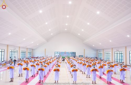 ภาพ No.40811:พิธีตัดปอยผม ปลงผม ขอขมารับผ้าไตรและพิธีบรรพชา ในโครงการอุปสมบท บูชาธรรมมหาปูชนียาจารย์ ประจำปี 2564 ชุดที่ 16