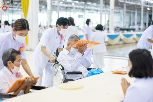 ภาพ No.52457:ประมวลภาพวันคล้ายวันเกิดครบรอบ 138 ปี พระมงคลเทพมุนี (สด จนฺทสโร) พระผู้ปราบมาร ชุดที่ 1