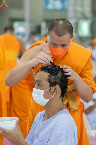 ภาพ No.47492:ประมวลภาพพิธีตัดปอยผม โครงการบรรพชาอุปสมบทหมู่ รุ่นเข้าพรรษา 2565