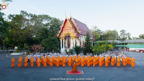 ภาพ No.40303:พิธีตัดปอยผม ปลงผม ขอขมารับผ้าไตรและพิธีบรรพชา ในโครงการอุปสมบท บูชาธรรมมหาปูชนียาจารย์ ประจำปี 2564 ชุดที่ 11