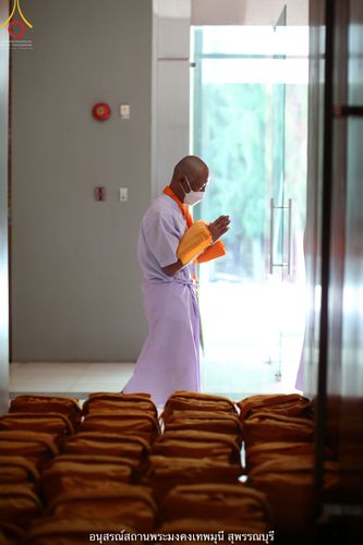 ภาพ No.40047:พิธีตัดปอยผม ปลงผม ขอขมารับผ้าไตรและพิธีบรรพชา ในโครงการอุปสมบท บูชาธรรมมหาปูชนียาจารย์ ประจำปี 2564 ชุดที่ 8