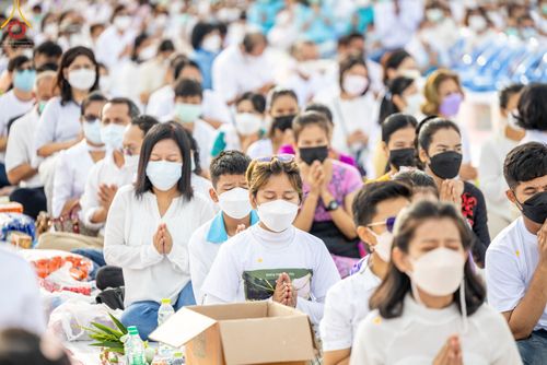 ภาพ No.49522:ประมวลภาพพิธีตักบาตรพระสงฆ์ 1,091 รูป เนื่องในวันแม่แห่งชาติ ณ ตลาดจัมโบ้ ชุดที่ 1