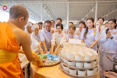 ภาพ No.306262:วันที่ 30 มกราคม พ.ศ. 2569 พิธีถวายภัตตาหารเป็นสังฆทาน แด่พระธรรมยาตรา ณ วัดพระธรรมกาย  จังหวัดปทุมธานี ในโครงการธรรมยาตรา กตัญญูบูชา มหาปูชนียาจารย์ พระมงคลเทพมุนี(สด จนฺทสโร) พระผู้ปราบมาร อนุสรณ์สถาน 7 แห่ง ปีที่ 14