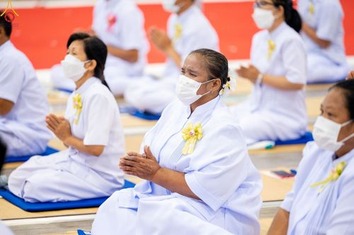 ภาพ No.48608:ประมวลภาพพิธีรำลึกถึงนักสร้างบารมี ในวันมหารำลึก ครั้งที่ 32 ณ วัดพระธรรมกาย