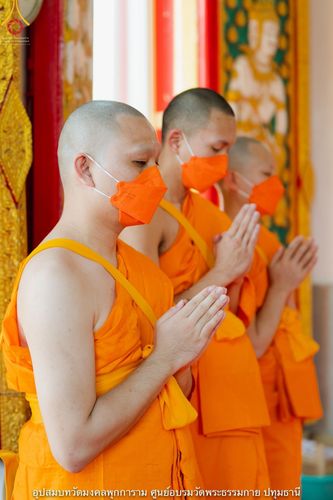 ภาพ No.40392:พิธีตัดปอยผม ปลงผม ขอขมารับผ้าไตรและพิธีบรรพชา ในโครงการอุปสมบท บูชาธรรมมหาปูชนียาจารย์ ประจำปี 2564 ชุดที่ 12