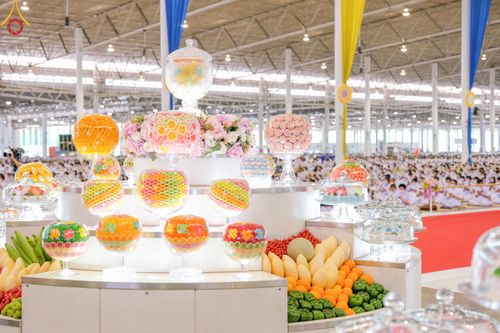 ภาพ No.52339:ประมวลภาพพิธีบูชาข้าวพระ (วันอาทิตย์ต้นเดือนตุลาคม) ณ วัดพระธรรมกาย จ.ปทุมธานี 