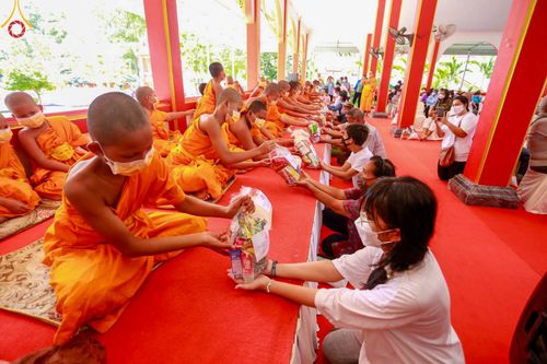 ภาพ No.45786:ประมวลภาพกิจกรรม โครงการบรรพชาสามเณรฟื้นฟูพระพุทธศาสนาทั่วไทย ณ วัดเวฬุวัน และศูนย์ปฏิบัติธรรมและอบรมเยาวชนยะลา