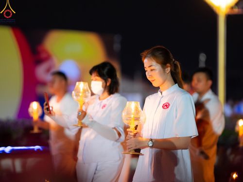ภาพ No.124928:พิธีเวียนประทักษิณและจุดมาฆประทีป ในวันมาฆบูชา เสาร์ที่ 24 กุมภาพันธ์ พ.ศ. 2567 ณ พระมหาธรรมกายเจดีย์ วัดพระธรรมกาย