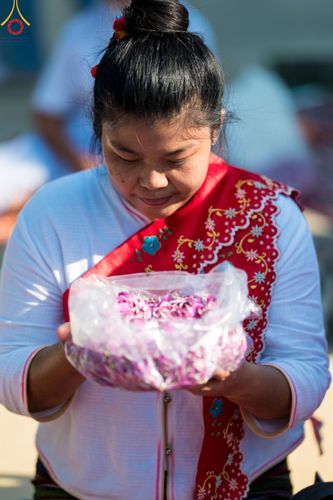 ภาพ No.110560:พิธีต้อนรับพระธรรมยาตรา ในโครงการธรรมยาตรากตัญญูบูชา มหาปูชนียาจารย์ พระมงคลเทพมุนี(สด จนฺทสโร) พระผู้ปราบมาร อนุสรณ์สถาน 7 แห่ง ปีที่ 12 วันที่ 11 มกราคม พ.ศ. 2567 ณ อนุสรณ์สถานลำดับที่ 3 สถานที่เกิดใหม่ในเพศสมณะ วัดสองพี่น้อง จ.สุพรรณบุรี