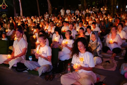 ภาพ No.156551:วัดพุทธบาหลีและวัดพระธรรมกาย จัดปฏิบัติธรรมนานาชาติ 1,151 คนจาก 78 ประเทศ ใน "วันสันติภาพสากล" ณ บาหลี อินโดนีเซีย วันเสาร์ที่ 21 กันยายน พ.ศ. 2567 เวลา 16.00-21.00 น. ณ พิพิธภัณฑ์ ARMA เมืองอูบุด จังหวัดบาหลี ประเทศอินโดนีเซีย