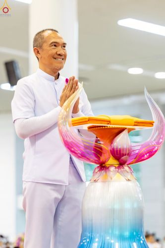 ภาพ No.240866:วันพุธที่ 27 สิงหาคม พ.ศ. 2568 พิธีทอดผ้าป่าเพื่อสร้างอาคาร  82 ปี หลวงพ่อธัมมชโย สมทบกฐินวัดพระธรรมกาย และกฐิน 30,000 วัดทั่วประเทศ ครั้งที่ 1