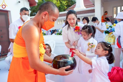 ภาพ No.116211:พิธีตักบาตรพระธรรมยาตรา ณ อนุสรณ์สถานลำดับที่ 4 สถานที่เกิดด้วยกายธรรม วัดโบสถ์(บน) จ.นนทบุรี วันที่ 21 มกราคม พ.ศ. 2567