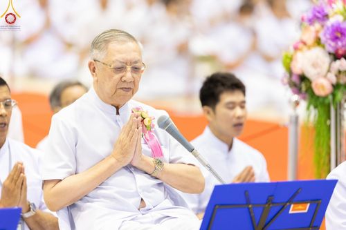 ภาพ No.137339:พิธีตักบาตร และปฏิบัติธรรม ในวันวิสาขบูชา วันพุธที่ 22 พฤษภาคม พ.ศ. 2567 ( วันพระขึ้น15 ค่ำ เดือน 6 ) ณ วัดพระธรรมกาย จ.ปทุมธานี