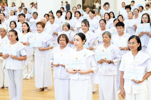 ภาพ No.242894:วันที่ 29-31 สิงหาคม พ.ศ. 2568 องค์กรภาคีเครือข่าย “บวร” (บ้าน-วัด-โรงเรียน-ราชการ) อ.คลองหลวง จัดบวชอุบาสิกาแก้ว ถวายพระราชกุศลแด่สมเด็จพระพันปีหลวง - กตัญญูบูชาแด่ผู้มีพระคุณ