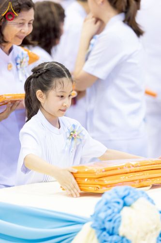 ภาพ No.215561:วันอาทิตย์ต้นเดือนที่ 6 เมษายน พ.ศ. 2568 ขบวนอัญเชิญผ้าป่าสมทบ มหาสังฆทาน 40,000 กว่าวัดทั่วประเทศ ณ สภาธรรมกายสากล วัดพระธรรมกาย