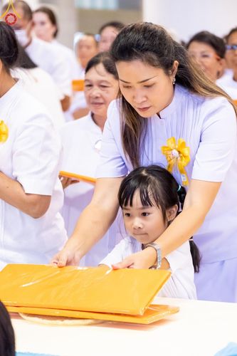 ภาพ No.160295:พิธีทอดผ้าป่าสมทบกฐินวัดพระธรรมกาย และสมทบกฐิน 30,000 วัดทั่วไทย ครั้งที่ 3 ณ สภาธรรมกายสากล วัดพระธรรมกาย วันพฤหัสบดีที่ 10 ตุลาคม พ.ศ. 2567