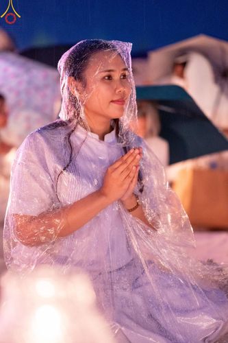 ภาพ No.118356:พิธีจุดประทีปถวายเป็นพุทธบูชา และบูชาธรรมมหาปูชนียาจารย์ พระมงคลเทพมุนี(สด จนฺทสโร) วันที่ 24 มกราคม พ.ศ. 2567 ณ อนุสรณ์สถานบางปลา อ.บางเลน จ.นครปฐม