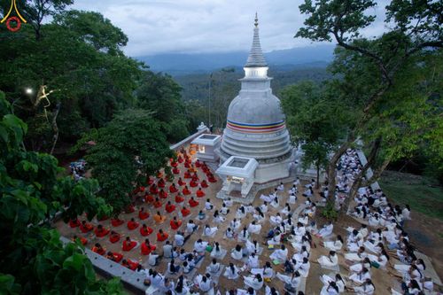 ภาพ No.141219:PhotoStory มหาศรัทธา ธรรมยาตราศรีลังกา EP.6 พิธีจุดวิสาขประทีป 6 วัด ถวายเป็น พุทธบูชา  โครงการสยาม-ลังกา ธรรมยาตรา  ฉลองเทศกาลวิสาขบูชาแห่งชาติ ศรีลังกา  บูชาธรรม 80 ปี หลวงพ่อธัมมชโย วันที่ 16 พฤษภาคม พ.ศ. 2567