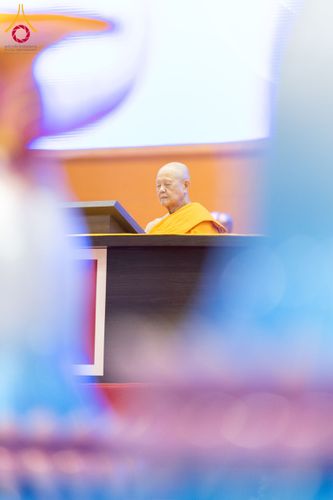 ภาพ No.134475:พิธีทอดผ้าป่าสมทบ มหาสังฆทาน 10,000 วัด ทั่วไทย วันอาทิตย์ต้นเดือนที่ 7 เมษายน พ.ศ.2567 ณ ห้องแก้วสารพัดนึก 1 สภาธรรมกายสากล  วัดพระธรรมกาย จ.ปทุมธานี