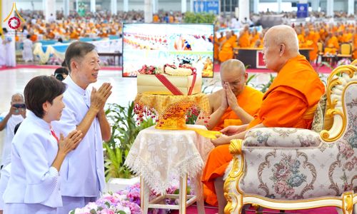 ภาพ No.60116:พิธีเจริญพระพุทธมนต์ "ฉลองอายุวัฒนมงคล 80 ปี หลวงพ่อธัมมชโย" พิธีถวายไทยธรรม คณะสงฆ์ 10,000 กว่าวัดทั่วประเทศ ในวันคุ้มครองโลก วันจันทร์ที่ 22 เมษายน พ.ศ. 2567 ณ สภาธรรมกายสากล วัดพระธรรมกาย จ.ปทุมธานี