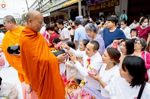 ภาพ No.245421:วันอาทิตย์ที่ 14 กันยายน พ.ศ. 2568 ตักบาตรพระ 555 รูป มหากุศล  น้อมถวายเป็นพุทธบูชา ณ หอนาฬิกาเบตง อ.เบตง จ.ยะลา