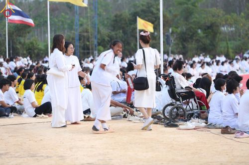 ภาพ No.130176:V.34 เพื่อธรรมเพื่อบางกล่ำ การรับบุญของเจ้าหน้าที่หน่วยงานต่างๆ  เพื่องานธรรมยาตราอัญเชิญพระบรมสารีริกธาตุ ประดิษฐาน ณ มหารัตนเจดีย์สิริปทุมสวรรค์ (เจดีย์อริยพุทธะ 5 พระองค์) ณ ศูนย์ปฏิบัติธรรมภาคใต้ อ.บางกล่ำ จ.สงขลา ระหว่างวันที่ 9-10 มีนาคม พ.ศ. 2567