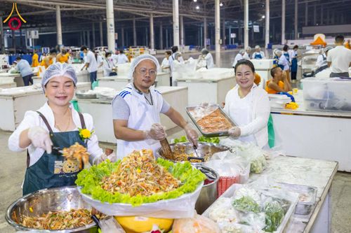 ภาพ No.306107:วันที่ 30 มกราคม พ.ศ. 2569 พิธีถวายภัตตาหารเป็นสังฆทาน แด่พระธรรมยาตรา ณ วัดพระธรรมกาย  จังหวัดปทุมธานี ในโครงการธรรมยาตรา กตัญญูบูชา มหาปูชนียาจารย์ พระมงคลเทพมุนี(สด จนฺทสโร) พระผู้ปราบมาร อนุสรณ์สถาน 7 แห่ง ปีที่ 14