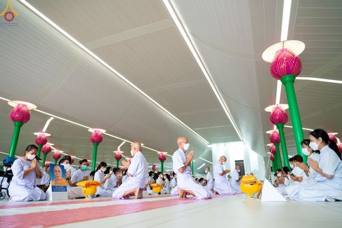 ภาพ No.51039:ประมวลภาพพิธีบรรพชาอุปสมบท โครงการบรรพชาอุปสมบทหมู่ รุ่นวันครูวิชชาธรรมกาย ปีพุทธศักราช 2565