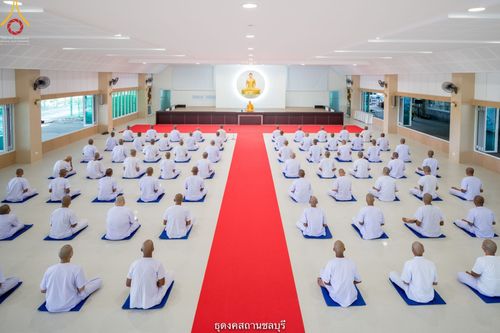 ภาพ No.39515:พิธีตัดปอยผม ปลงผม ขอขมารับผ้าไตรและพิธีบรรพชา ในโครงการอุปสมบท บูชาธรรมมหาปูชนียาจารย์ ประจำปี 2564  ชุดที่ 2