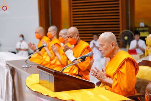 ภาพ No.52189:ประมวลภาพพิธีสักการะพระมงคลเทพมุนี (สด จนฺทสโร) ณ ศูนย์ปฏิบัติธรรมพระมงคลเทพมุนี