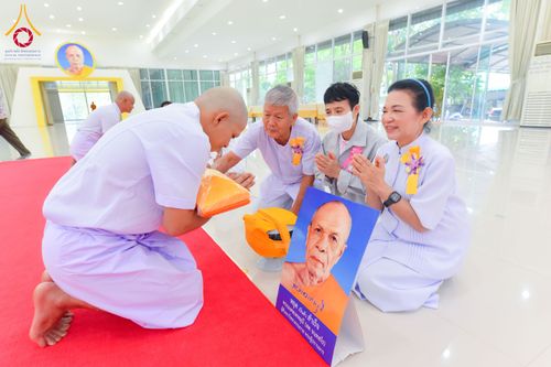 ภาพ No.285140:วันเสาร์ที่ 6 ธันวาคม พ.ศ.2568  พิธีอุปสมบทธรรมทายาท โครงการบรรพชาอุปสมบทหมู่  รุ่นบูชาธรรมมหาปูชนียาจารย์ ประจำปี 2568 ศูนย์ปฏิบัติธรรมและศูนย์อบรมเยาวชนเพชรบุรี อ.ท่ายาง จ.เพชรบุรี ณ วัดศีลคุณาราม อ.เขาย้อย เพชรบุรี