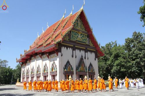 ภาพ No.40973:พิธีตัดปอยผม ปลงผม ขอขมารับผ้าไตรและพิธีบรรพชา ในโครงการอุปสมบท บูชาธรรมมหาปูชนียาจารย์ ประจำปี 2564 ชุดที่ 18