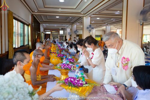 ภาพ No.40209:พิธีตัดปอยผม ปลงผม ขอขมารับผ้าไตรและพิธีบรรพชา ในโครงการอุปสมบท บูชาธรรมมหาปูชนียาจารย์ ประจำปี 2564 ชุดที่ 10