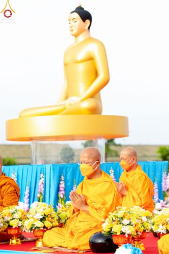 ภาพ No.49524:ประมวลภาพพิธีตักบาตรพระสงฆ์ 1,091 รูป เนื่องในวันแม่แห่งชาติ ณ ตลาดจัมโบ้ ชุดที่ 1