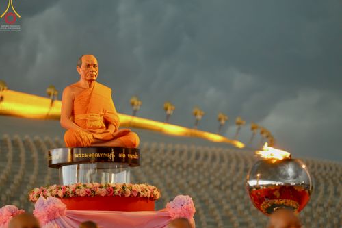 ภาพ No.52578:ประมวลภาพวันคล้ายวันเกิดครบรอบ 138 ปี พระมงคลเทพมุนี (สด จนฺทสโร) พระผู้ปราบมาร ชุดที่ 2