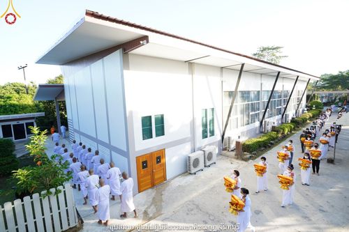 ภาพ No.40719:พิธีตัดปอยผม ปลงผม ขอขมารับผ้าไตรและพิธีบรรพชา ในโครงการอุปสมบท บูชาธรรมมหาปูชนียาจารย์ ประจำปี 2564 ชุดที่ 15