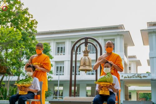 ภาพ No.44494:ประมวลภาพพิธีปลงผม โครงการบรรพชาสามเณรหน่อแก้วเปรียญธรรมรุ่นที่ 10