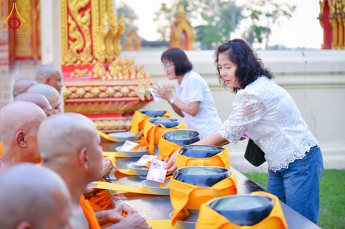 ภาพ No.285178:วันเสาร์ที่ 6 ธันวาคม พ.ศ.2568  พิธีอุปสมบทธรรมทายาท โครงการบรรพชาอุปสมบทหมู่  รุ่นบูชาธรรมมหาปูชนียาจารย์ ประจำปี 2568 ศูนย์ปฏิบัติธรรมและศูนย์อบรมเยาวชนเพชรบุรี อ.ท่ายาง จ.เพชรบุรี ณ วัดศีลคุณาราม อ.เขาย้อย เพชรบุรี