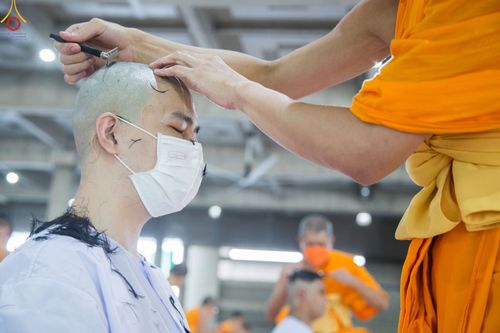 ภาพ No.47497:ประมวลภาพพิธีตัดปอยผม โครงการบรรพชาอุปสมบทหมู่ รุ่นเข้าพรรษา 2565