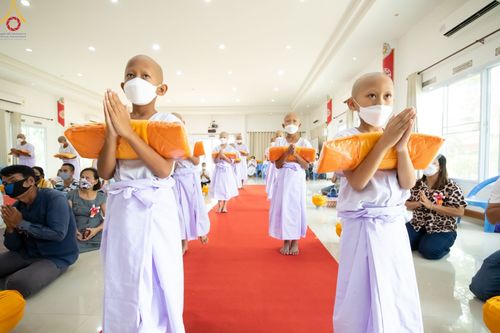 ภาพ No.44870:ประมวลภาพพิธีบรรพชา ในโครงการบรรพชาสามเณรฟื้นฟูพระพุทธศาสนาทั่วไทย ณ ศูนย์อบรมเยาวชนบางปะหัน