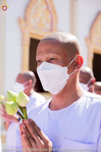 ภาพ No.40900:พิธีตัดปอยผม ปลงผม ขอขมารับผ้าไตรและพิธีบรรพชา ในโครงการอุปสมบท บูชาธรรมมหาปูชนียาจารย์ ประจำปี 2564 ชุดที่ 17