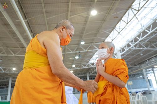 ภาพ No.44359:ประมวลภาพพิธีบรรพชา และพิธีถวายบาตร โครงการบวชภาคฤดูร้อน พ.ศ. 2565