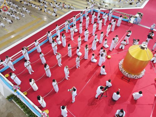 ภาพ No.52344:ประมวลภาพพิธีบูชาข้าวพระ (วันอาทิตย์ต้นเดือนตุลาคม) ณ วัดพระธรรมกาย จ.ปทุมธานี 