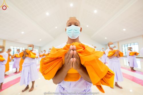 ภาพ No.40812:พิธีตัดปอยผม ปลงผม ขอขมารับผ้าไตรและพิธีบรรพชา ในโครงการอุปสมบท บูชาธรรมมหาปูชนียาจารย์ ประจำปี 2564 ชุดที่ 16