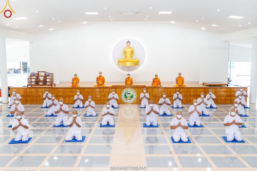 ภาพ No.39517:พิธีตัดปอยผม ปลงผม ขอขมารับผ้าไตรและพิธีบรรพชา ในโครงการอุปสมบท บูชาธรรมมหาปูชนียาจารย์ ประจำปี 2564  ชุดที่ 2