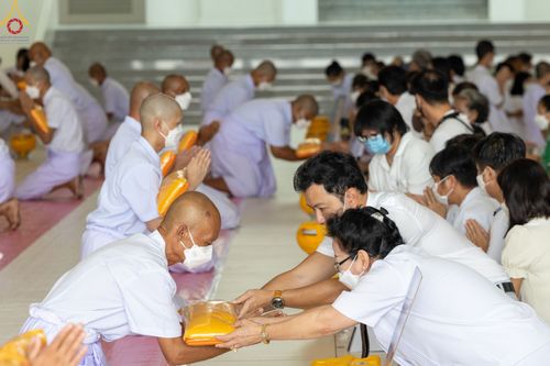 ภาพ No.51042:ประมวลภาพพิธีบรรพชาอุปสมบท โครงการบรรพชาอุปสมบทหมู่ รุ่นวันครูวิชชาธรรมกาย ปีพุทธศักราช 2565