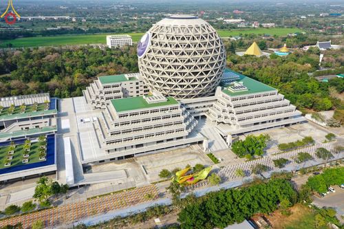 ภาพ No.43268:พิธีอัญเชิญมยุรนาวากาศ บูชาธรรมมหาปูชนียาจารย์ วันพฤหัสบดีที่ 3 กุมภาพันธ์ พ.ศ. 2565